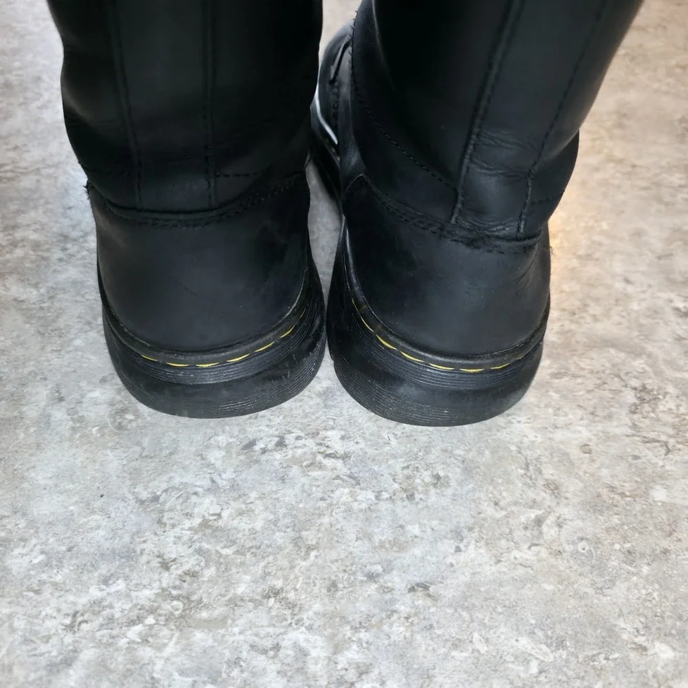 Dr. Martens Combs Black Leather Boots Men's Size 7 /‎ Women's Size 8 *Read Desc.